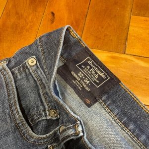 Men’s A&F Kennen Straight Stretch Jeans